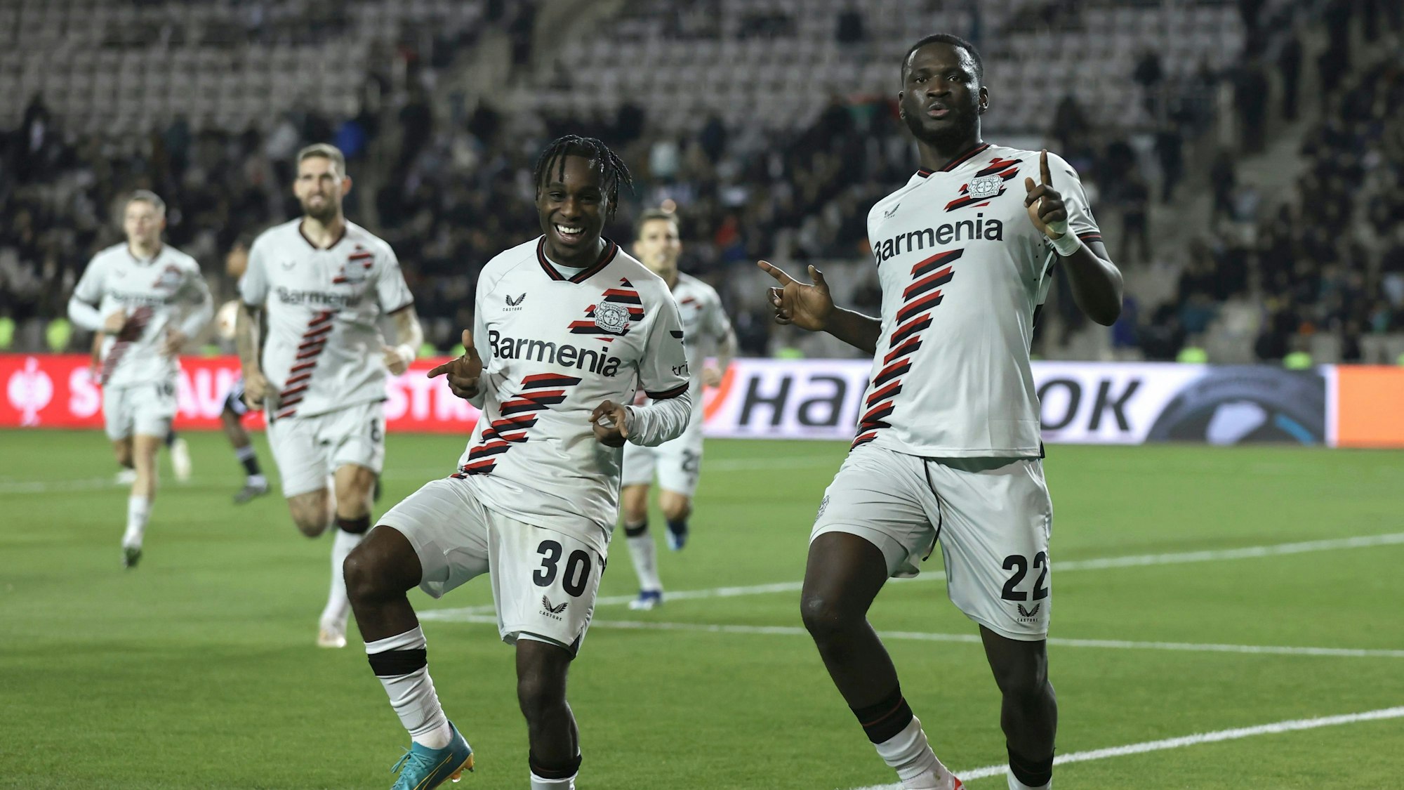 Bayer-Angreifer Victor Boniface traf im Rückspiel in Baku per Elfmeter in letzter Minute