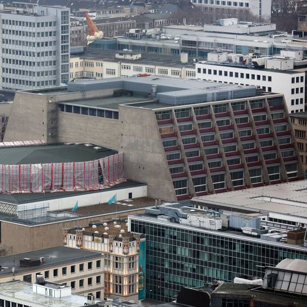 Die Oper und das Schauspielhaus am Offenbachplatz