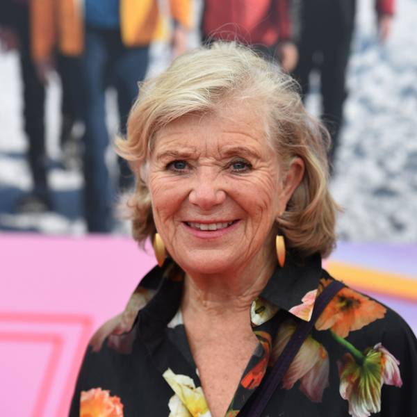Jutta Speidel zeigt sich bei der Veranstaltung „75 Jahre ndF“, die im Rahmen des Filmfest München an der Galopprennbahn Riem stattfindet.
