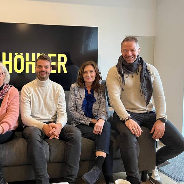 Micki Schläger, Hilde Mostart, Petra Bergmann und Patrick Lück (v.l.) freuen sich auf Pedro Schädel (M.).