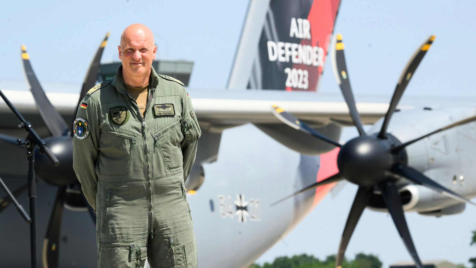 Generalleutnant Ingo Gerhartz, Inspekteur der Luftwaffe, steht zu Beginn des internationalen Luftwaffen-Manövers ‚Air Defender 2023‘ am Fliegerhorst Wunstorf in der Region Hannover. (Archivbild)