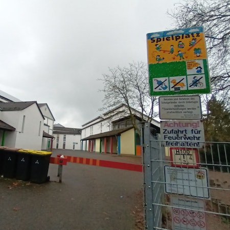 Der Erweiterungsbau für die Grundschule Klosterstraße, für den ursprünglich acht Millionen Euro im Haushaltsplanentwurf standen, wird erneut verschoben.