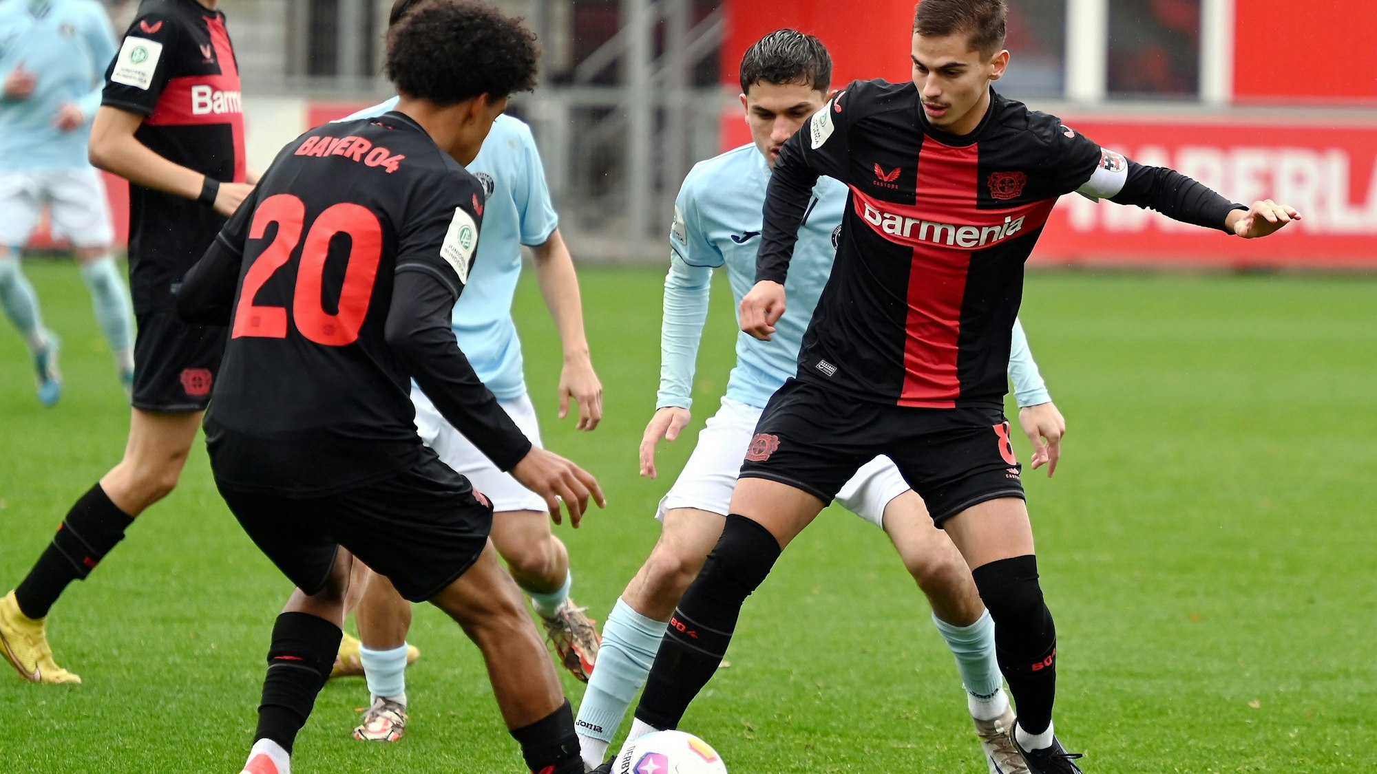 05.11.2023, Fussball-A-Jugend-Bayer 04-Wuppertaler SV
rechts: Matija Marsenic (Bayer)
Foto: Uli Herhaus