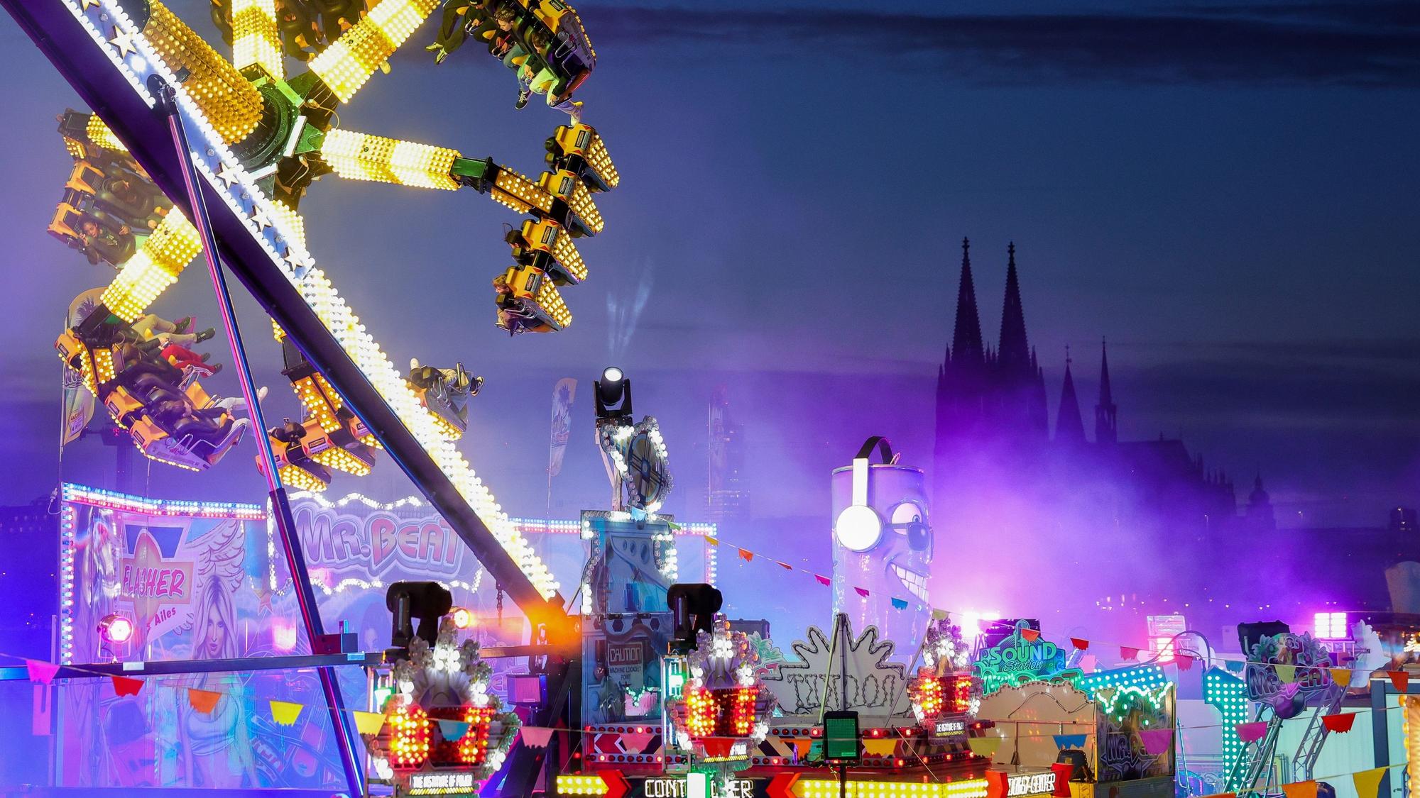 Die Kölner Herbstkirmes an der Deutzer Werft zieht jährlich mehr als 100.000 Besucher an (Archivbild).