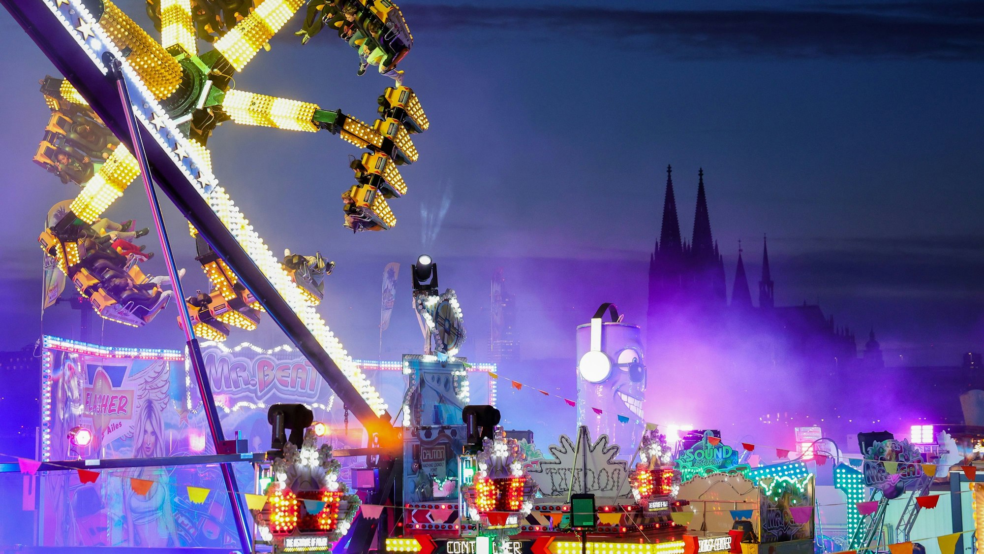 Die Kölner Herbstkirmes an der Deutzer Werft zieht jährlich mehr als 100.000 Besucher an (Archivbild).