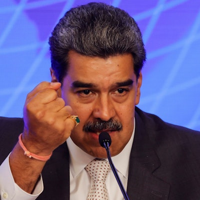 Nicolas Maduro, Präsident von Venezuela, spricht während eines Treffens mit dem iranischen Präsidenten Raisi im Präsidentenpalast Miraflores.