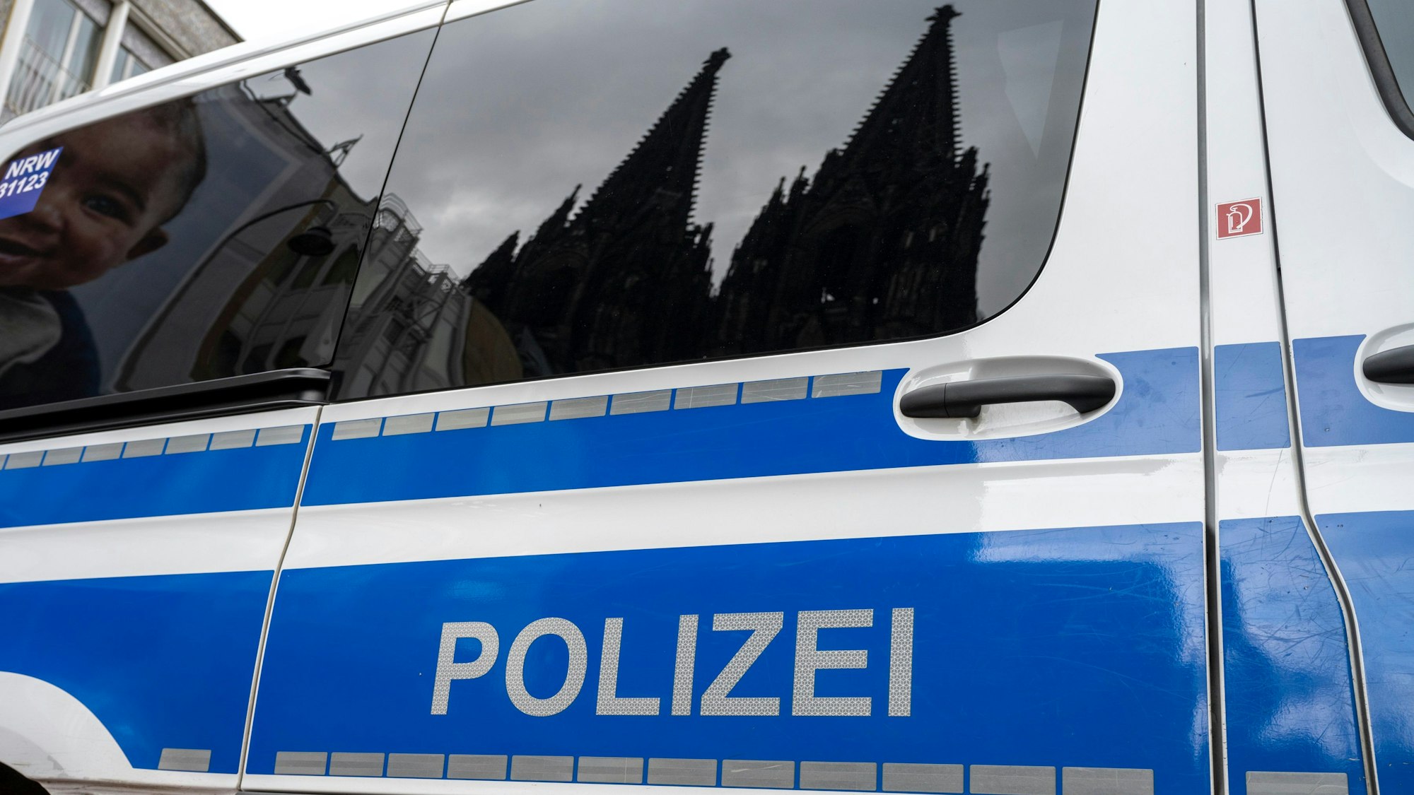 Die Polizei ist in der Innenstadt am Dom im Einsatz. (Symbolbild)