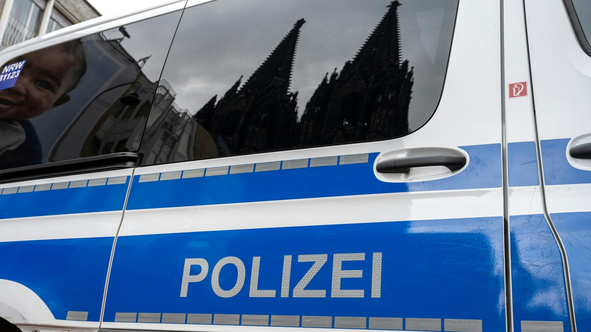 Die Polizei hat einen 17-Järhrigen vorläufig festgenommen. (Symbolbild)