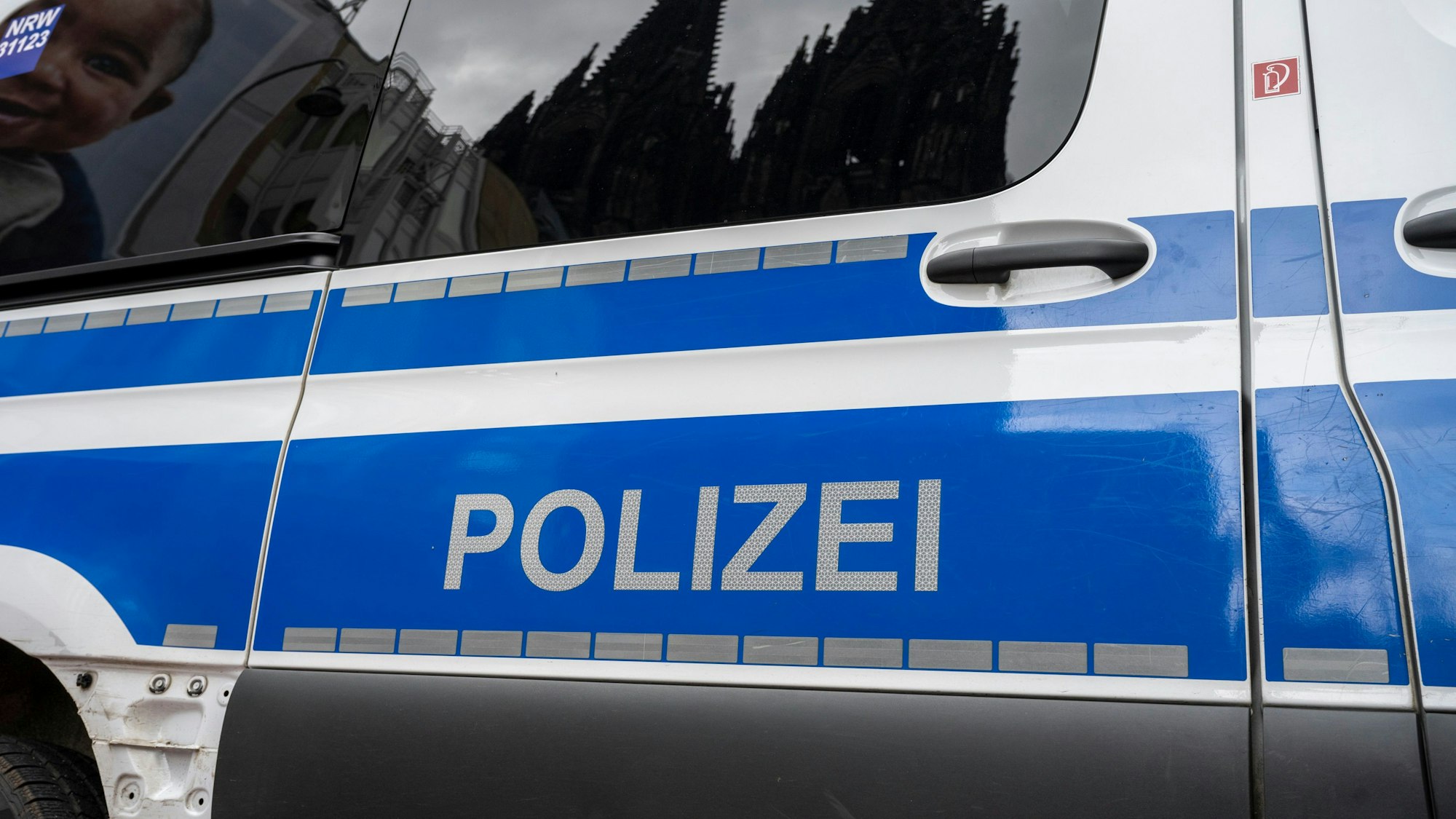 Ein Fahrzeug der Polizei.