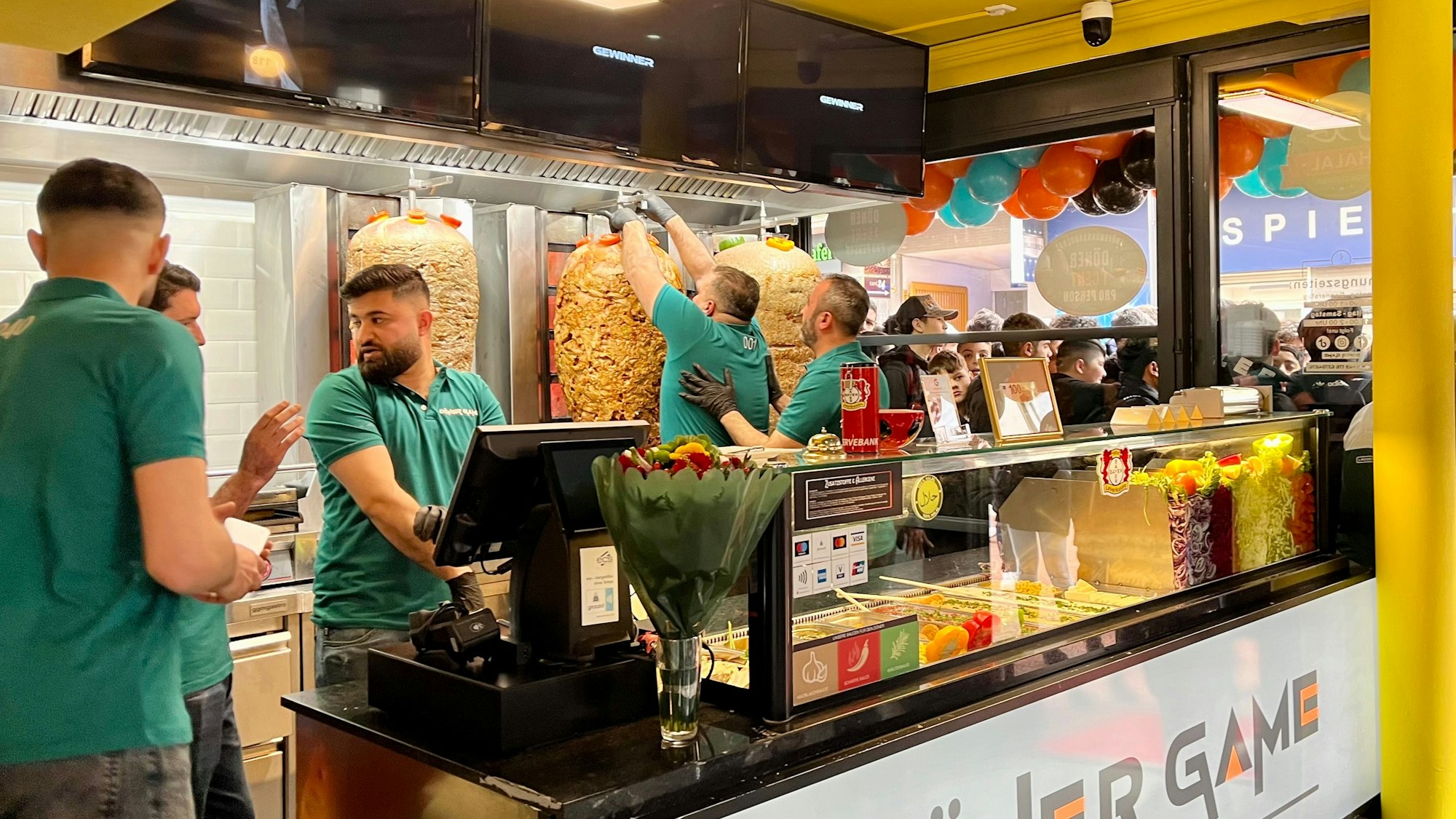 Blick hinter die Döner-Theke
