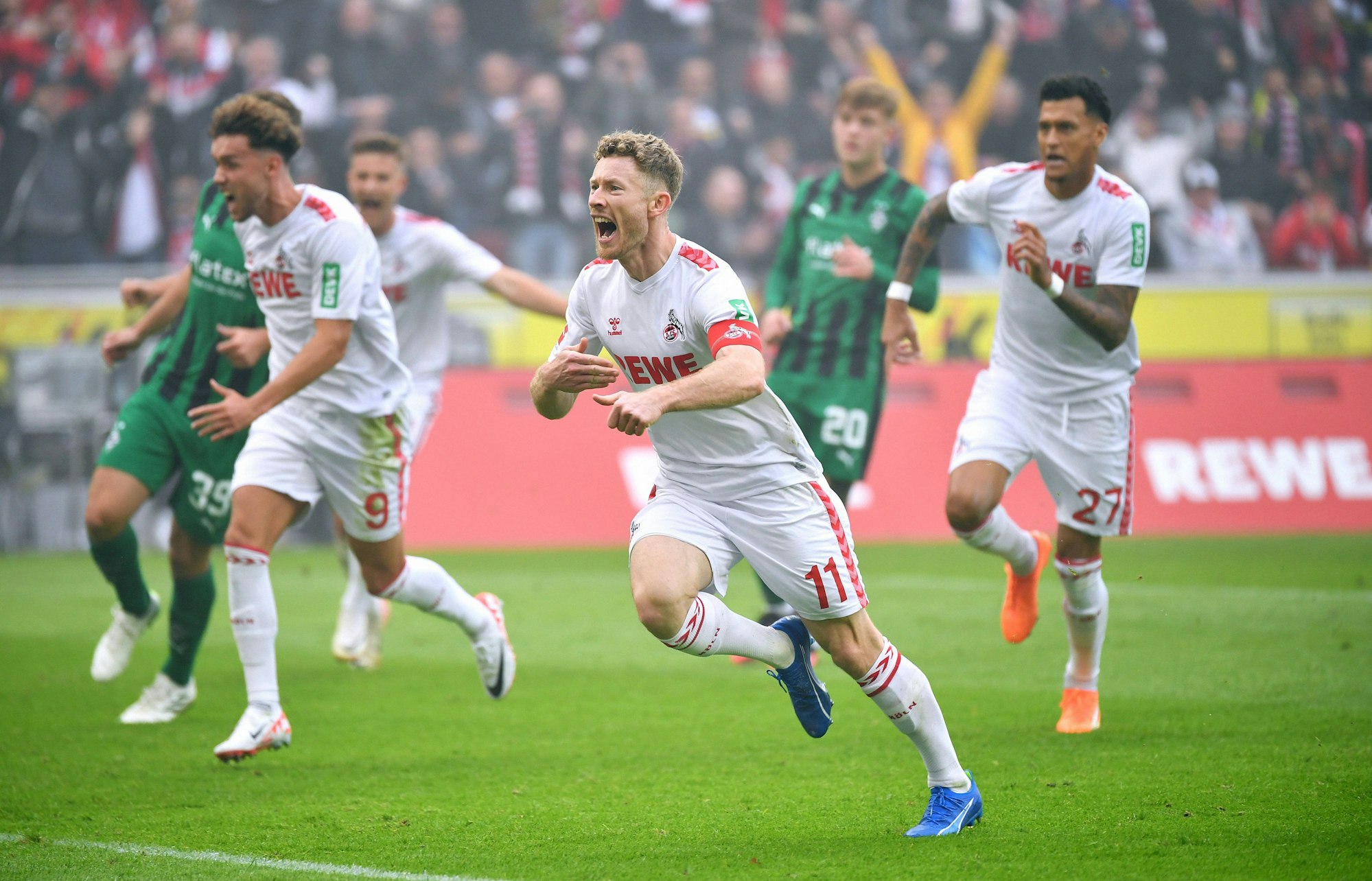 Beim 3:1-Sieg des 1. FC Köln gegen Borussia Mönchengladbach am 22. Oktober 2023 traf Florian Kainz (M.) doppelt.