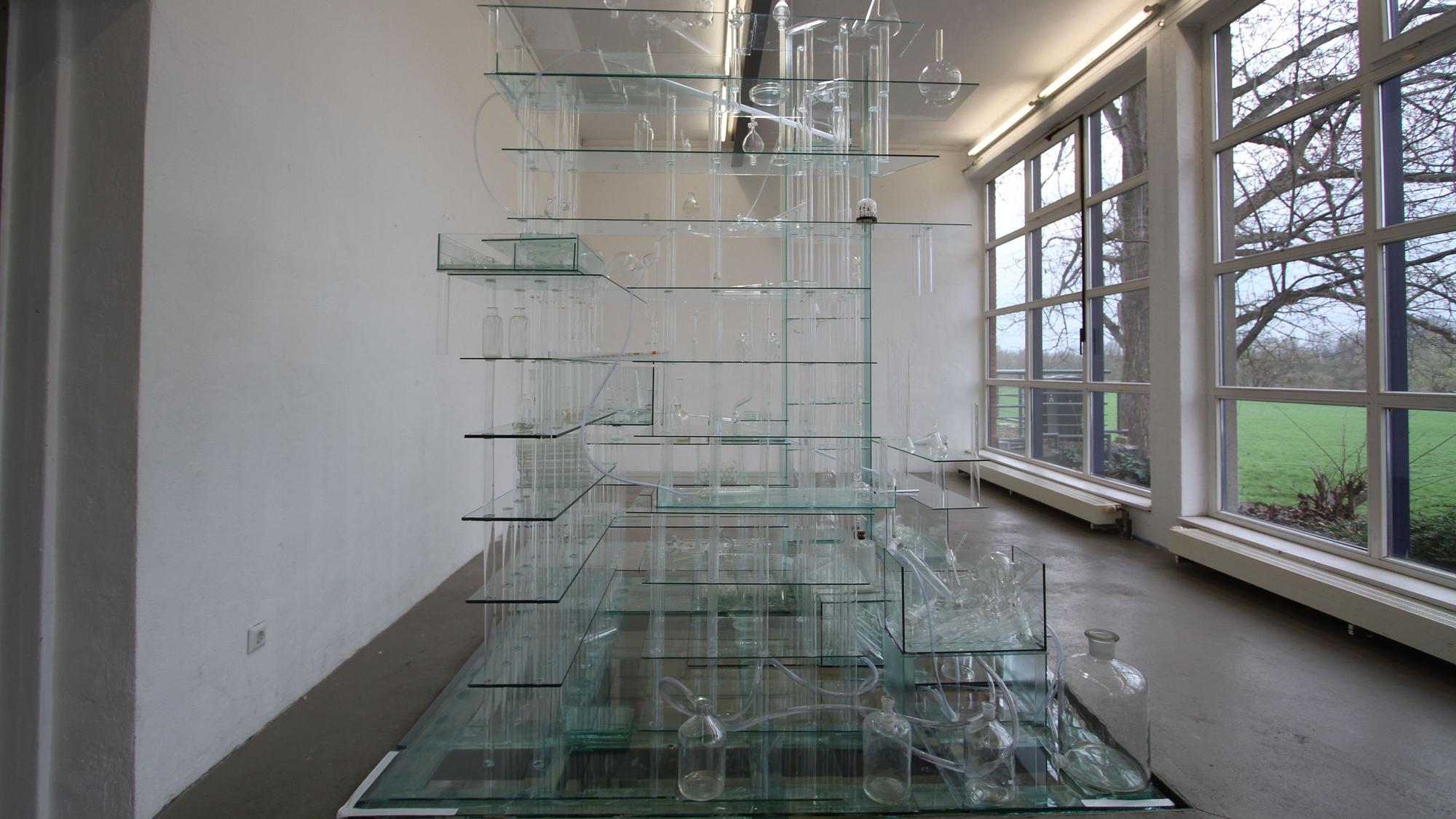 Ausstellung "Hierarchien" von Rolf Hinterecker im Siegburger Pumpwerk.
