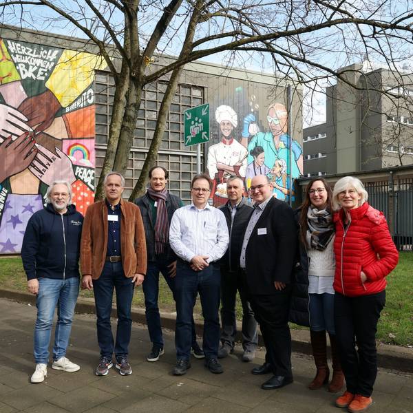 Berufsschulleiter aus Esch-sur-Alzette und Köln planen im Berufskolleg Ehrenfeld künftige Austauschprojekte.
