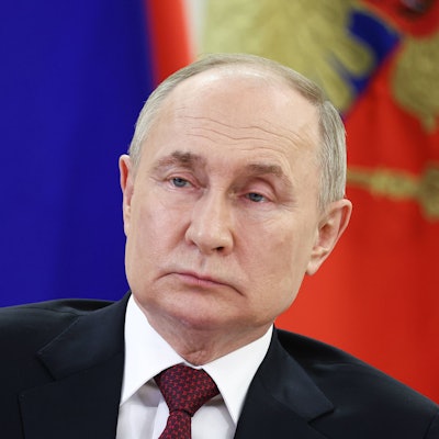 Kremlchef Wladimir Putin blickt an der Kamera vorbei. (Archivbild)