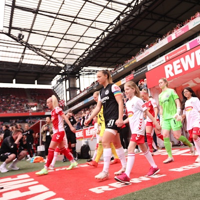 23.04.2023, xcex, GER, Koeln, Rhein-Energie-Stadion, Frauenfussball, 1. Bundesliga, DIE LIGA, FLYERALARM Frauen-Bundesliga Saison 2022/2023, Spieltag 18, SGE, FC, 1. FC Koeln - Eintracht Frankfurt Frauen, Teams laufen ein, einlaufen, Startelf, Tanja Pawollek SGE DFL regulations prohibit any use of photographs as image sequences and/or quasi-video *** 23 04 2023, xcex, GER, Koeln, Rhein Energie Stadion, Frauenfussball, 1 Bundesliga, DIE LIGA, FLYERALARM Frauen Bundesliga Saison 2022 2023, Spieltag 18, SGE, FC, 1 FC Koeln Eintracht Frankfurt Frauen, Teams einlaufen, einlaufen, Startelf, Tanja Pawollek SGE DFL regulations prohibit any use of photographs as image sequences and or quasi video