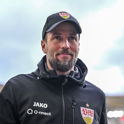 Der VfB Stuttgart hat den Vertrag mit Trainer Sebastian Hoeneß verlängert.
