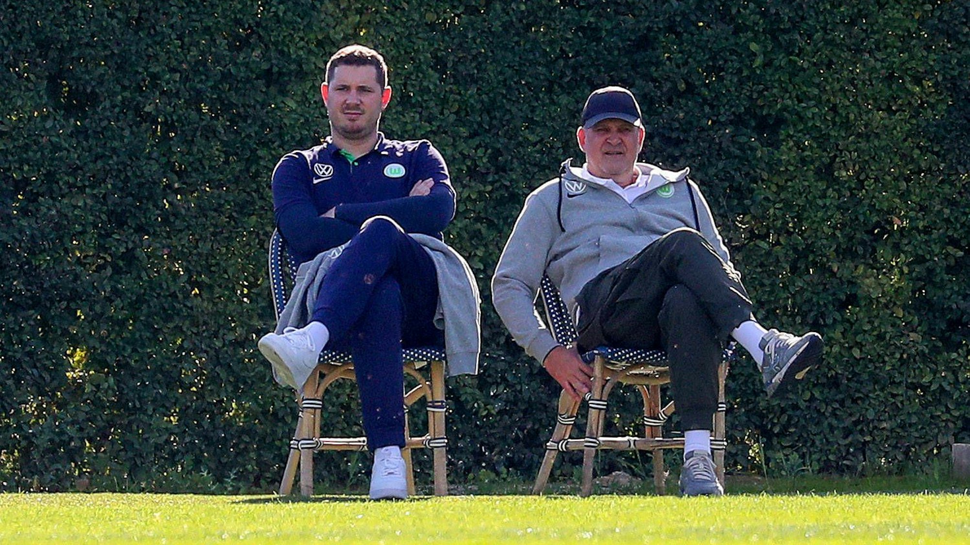 Nils und Jörg Schmadtke zu gemeinsamen Wolfsburger Zeiten im Januar 2023