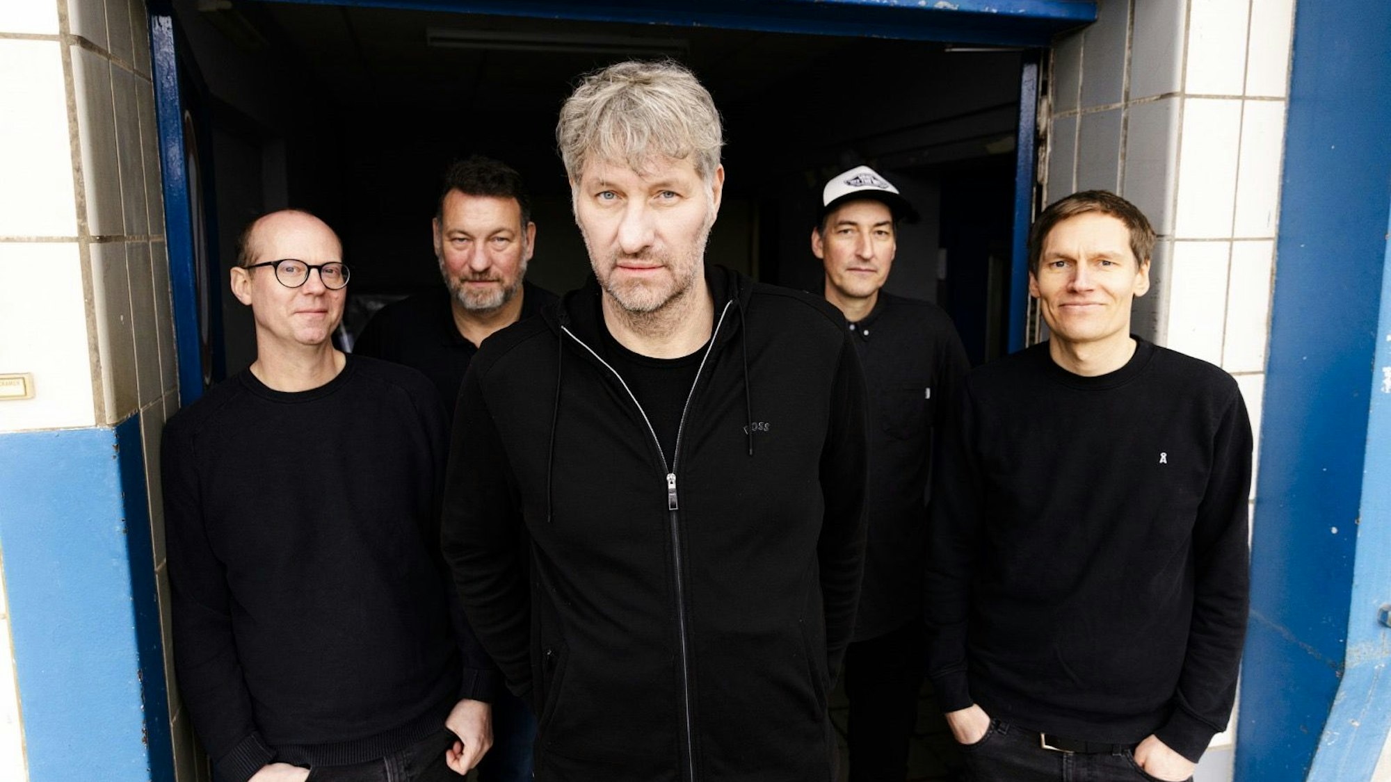 Die Band Kettcar spielt im Juli auf dem Roncalliplatz in Köln.