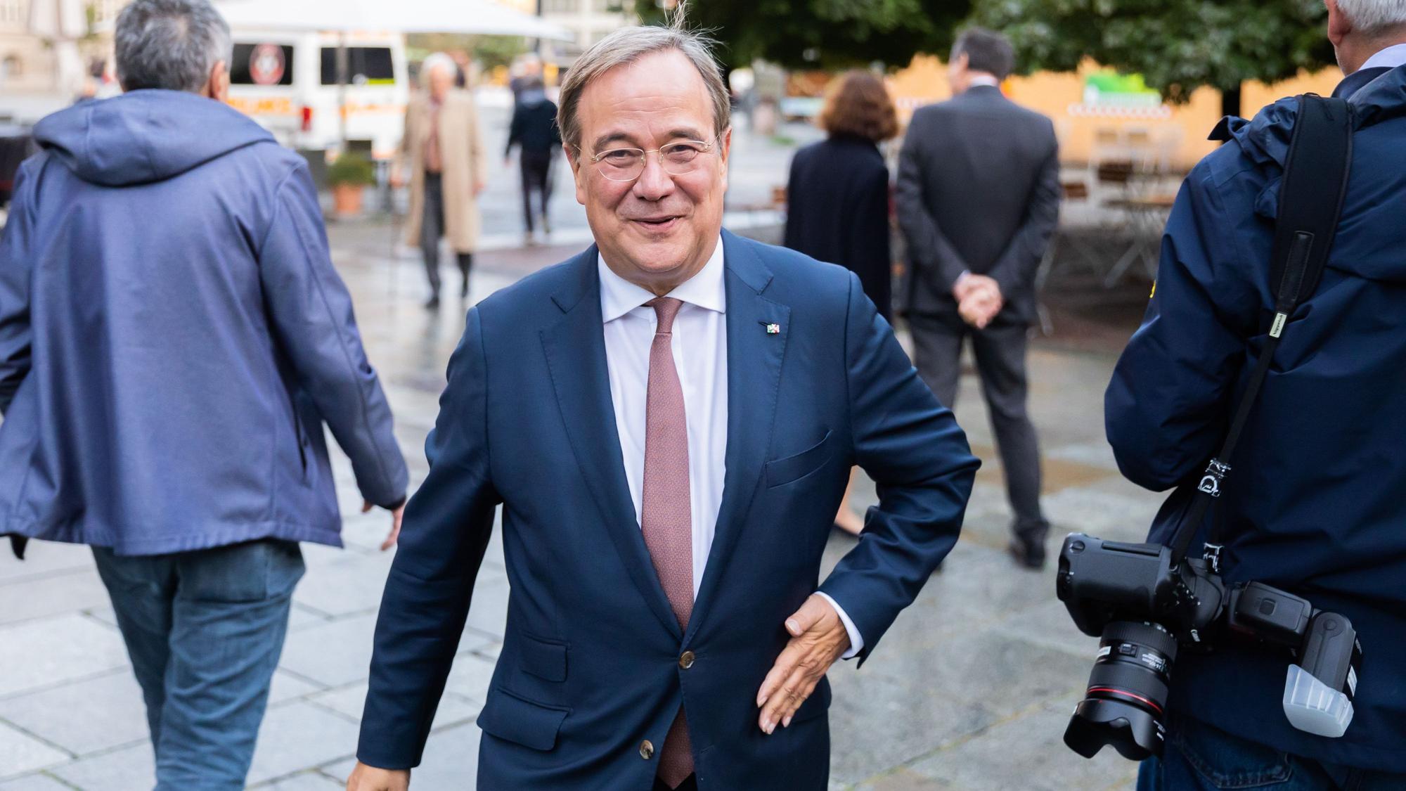 Armin Laschet (CDU), ehemaliger NRW-Ministerpräsident und ehemaliger CDU-Bundesvorsitzender, kommt zur Eröffnungsveranstaltung der Bundeskanzler-Helmut-Kohl-Stiftung in der Friedrichstadtkirche am Gendarmenmarkt. +++ dpa-Bildfunk +++