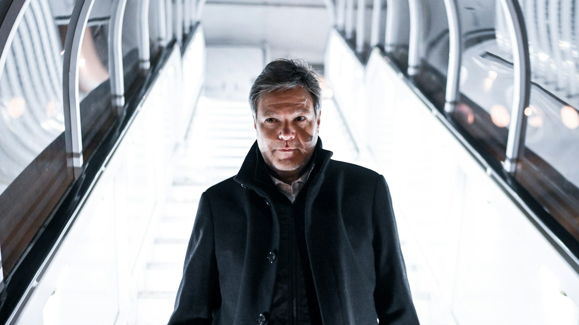 Robert Habeck (Bündnis 90/Die Grünen) mahnt, die Bundesregierung könne nicht die Versäumnisse vergangener Regierungen in Rekordzeit wettmachen.