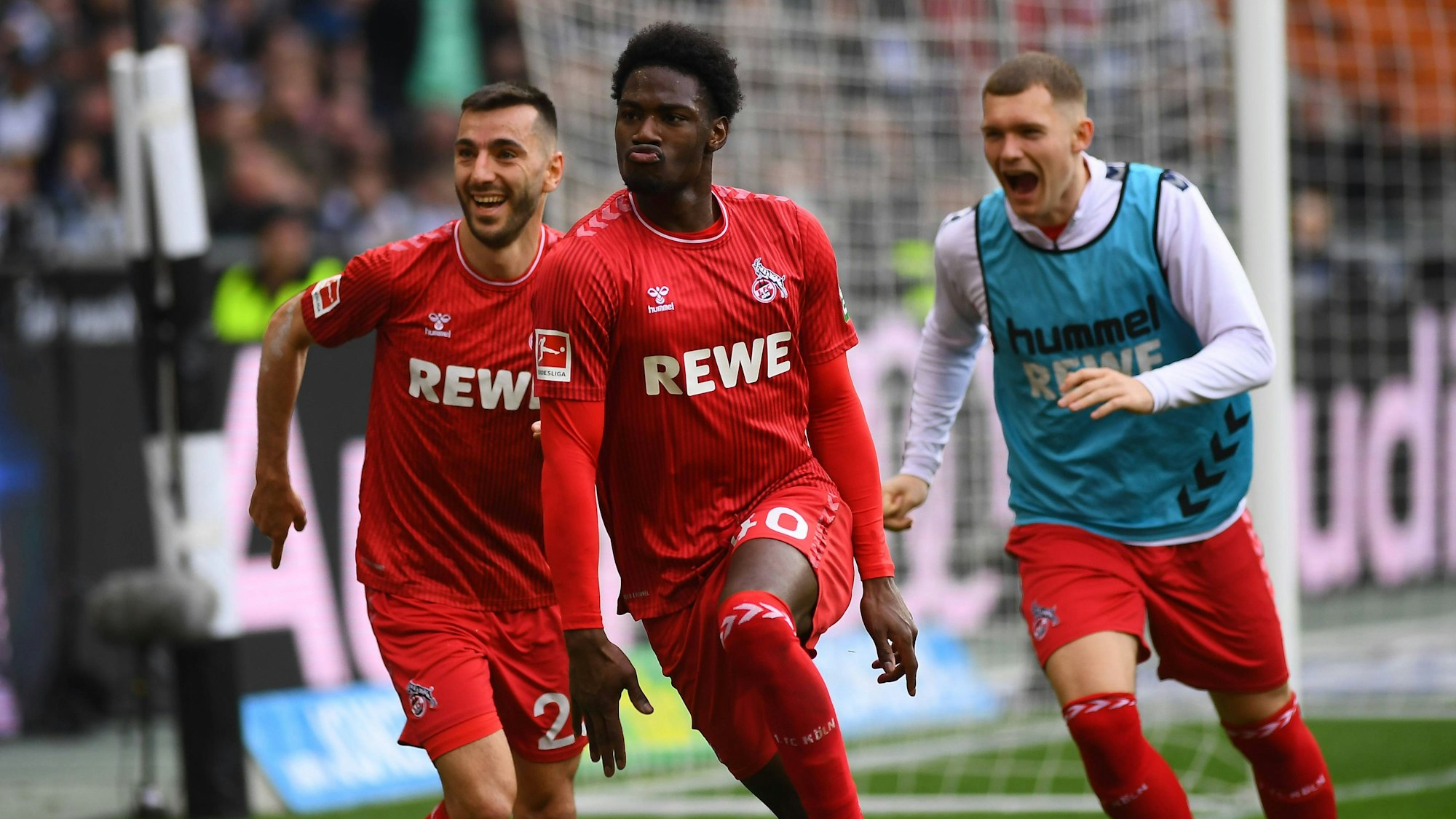 Faride Alidou jubelt nach seinem Treffer zum 2:1.