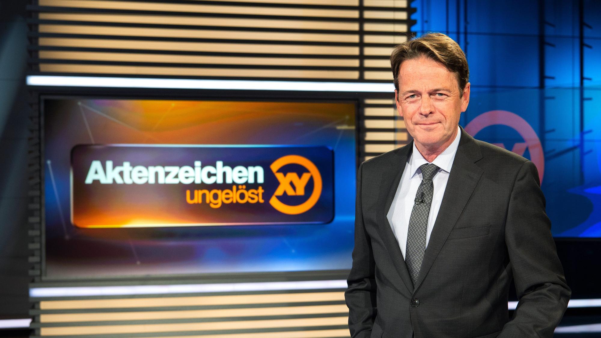ZDF-Moderator Rudi Cerne im Studio der Sendung „Aktenzeichen XY“