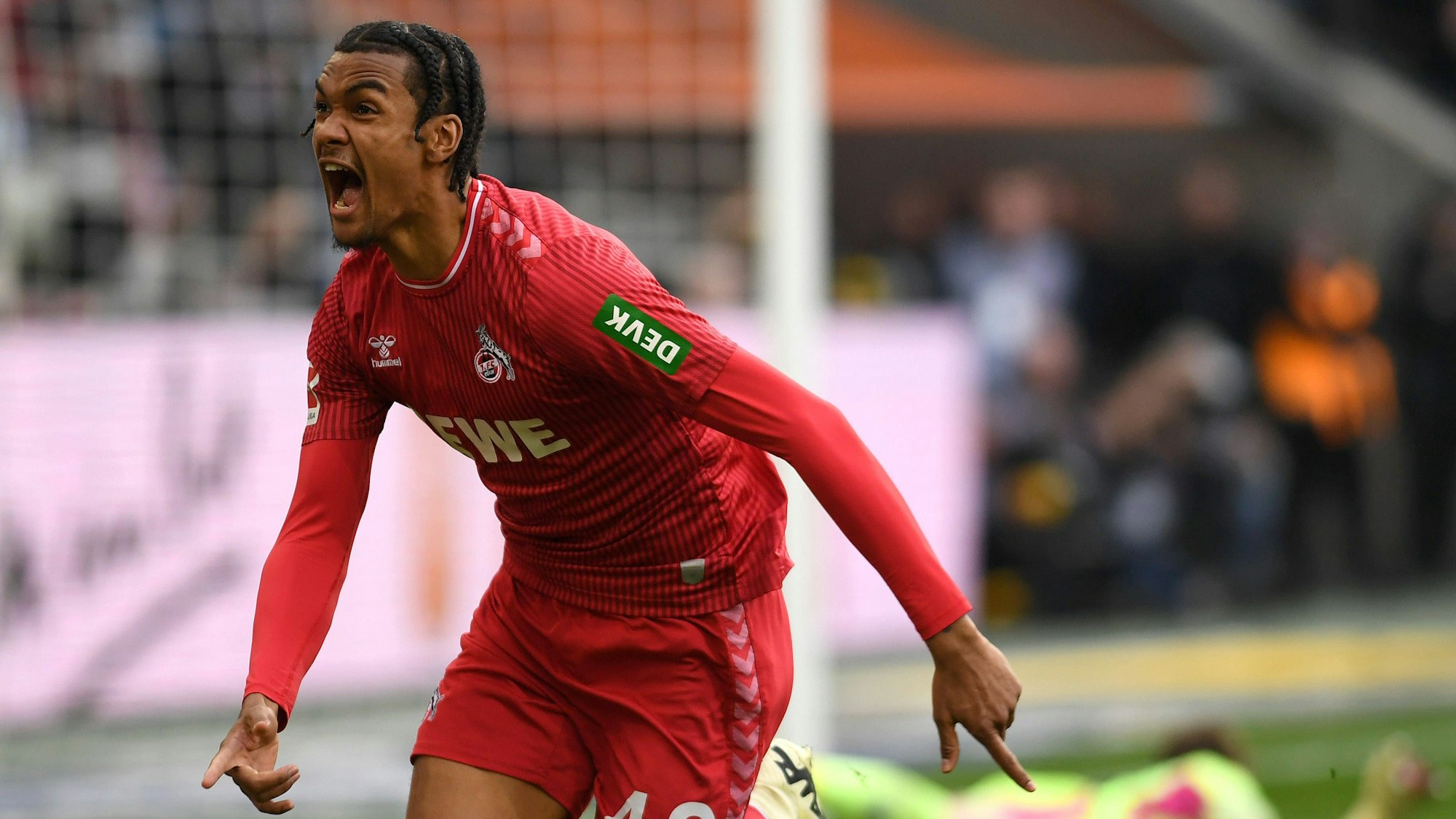 Damion Downs jubelt nach seinem ersten Tor in der Bundesliga.