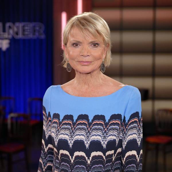 Uschi Glas, Schauspielerin, steht nach der Aufzeichnung der WDR Talkshow „Kölner Treff“ im Studio.