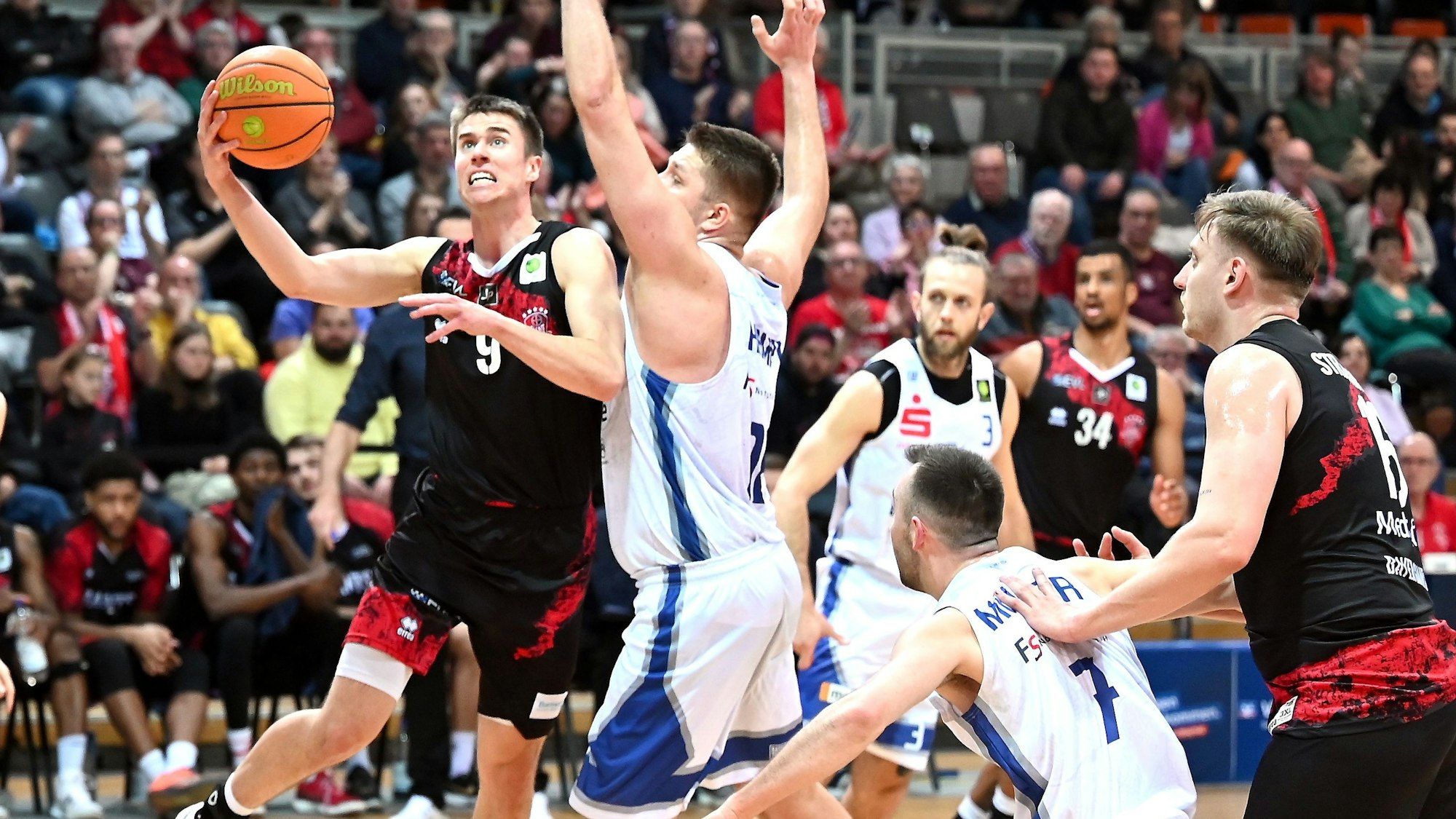 09.03.2024, Basketball-Bayer Giants Leverkusen-TKS 49
links: Marius Stoll (Giants)
Foto: Uli Herhaus