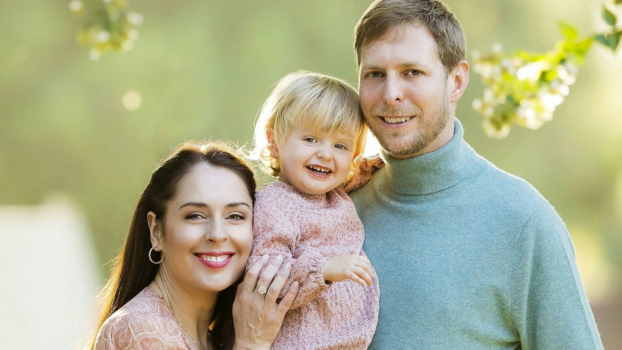 Prinzessin Elia und Prinz Leka (l und r) mit ihrer Tochter Geraldine.