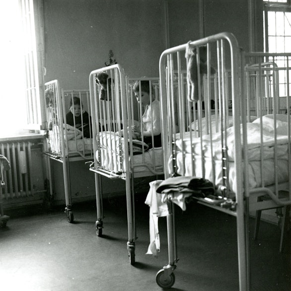 Heimkinder im Landeskrankenhaus Bonn des LVR (Landschaftsverband Rheinland). Das Foto wurde vom LRV im Buch „Anstandswelten“ verwendet.