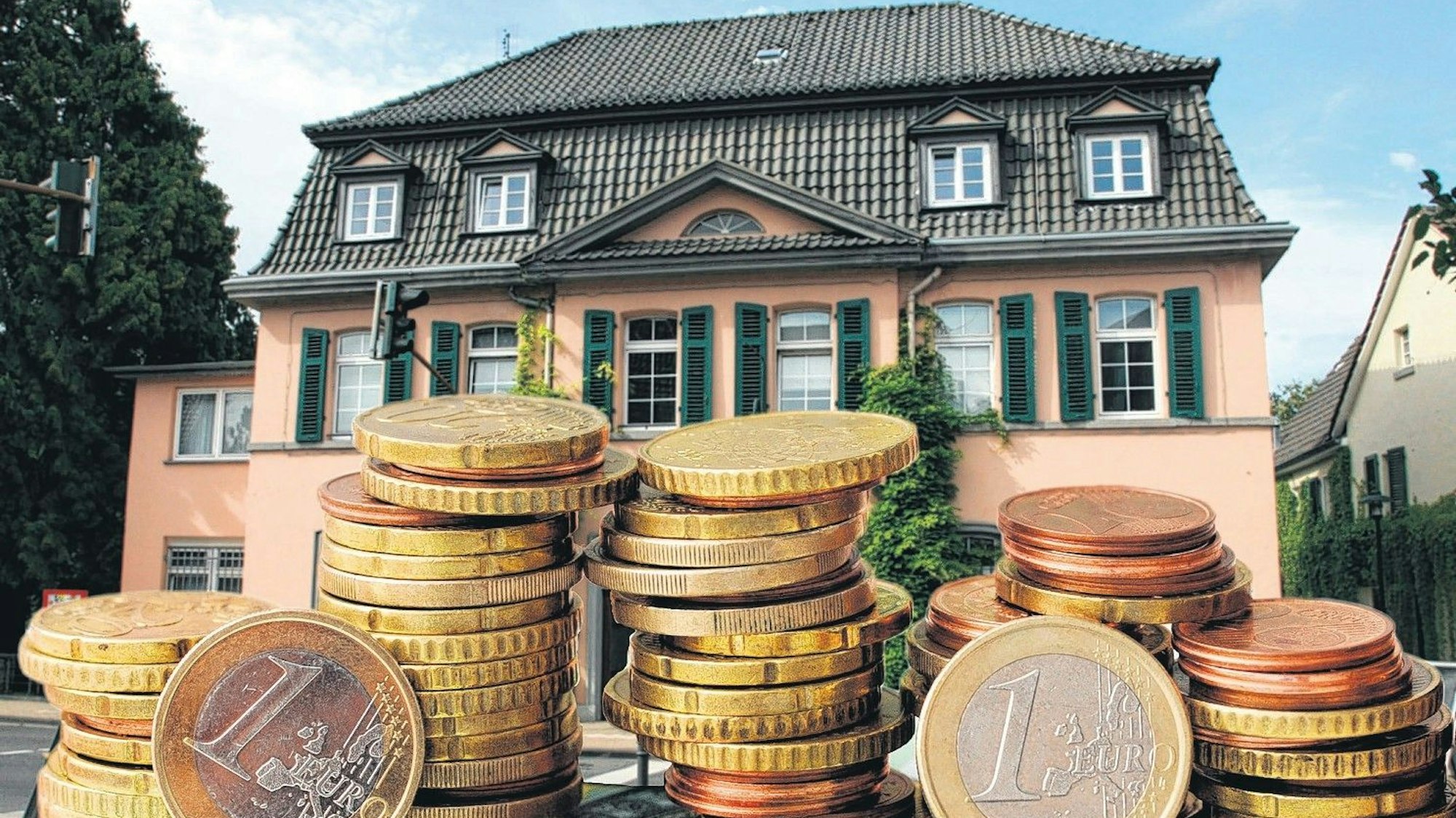 Die Rösrather Politik sucht Einsparmöglichkeiten im städtischen Haushalt 2024. Die Stadtverwaltung muss dafür Alternativen mit allen Details vorlegen, danach kann der Stadtrat entscheiden.