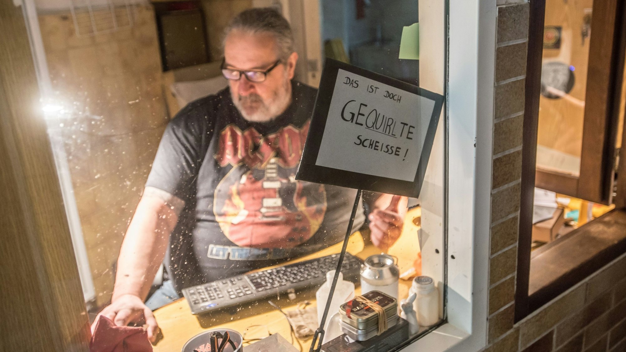 Reinhold Pupka und der Vorstand der Naturfreunde bieten der Stadt ihr Gelände für Geflüchtete an. Unter vielen Bedingungen.
