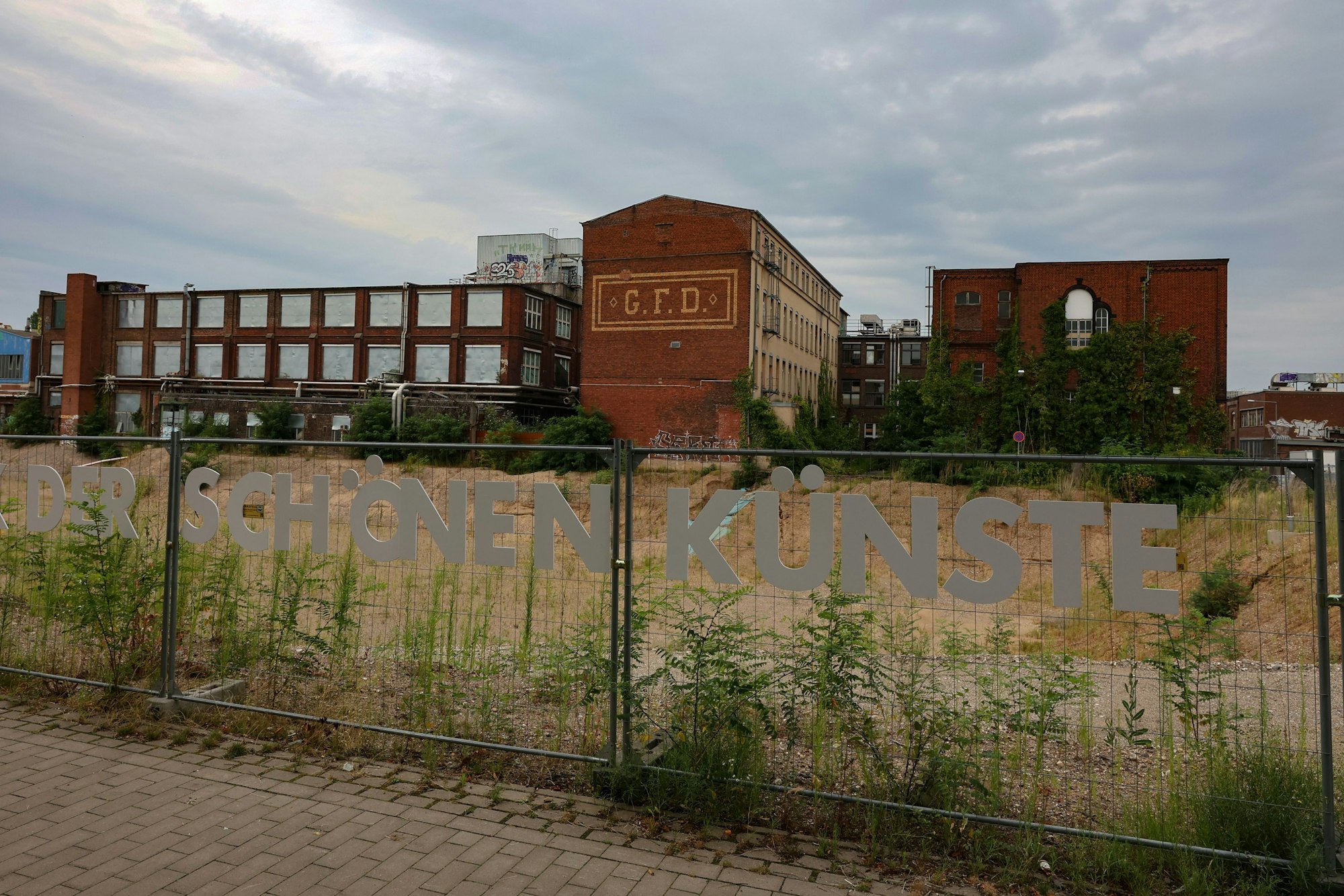 Raum 13 betrieb bereits über elf Jahre das „Deutzer Zentralwerk der schönen Künste“.