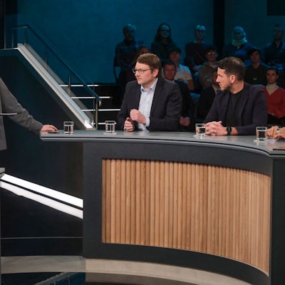 Louis Klamroth (v.l.n.r.), Hans Reichhart, Özgür Özvatan und Arif Abdullah Haidary bei „Hart aber fair“.