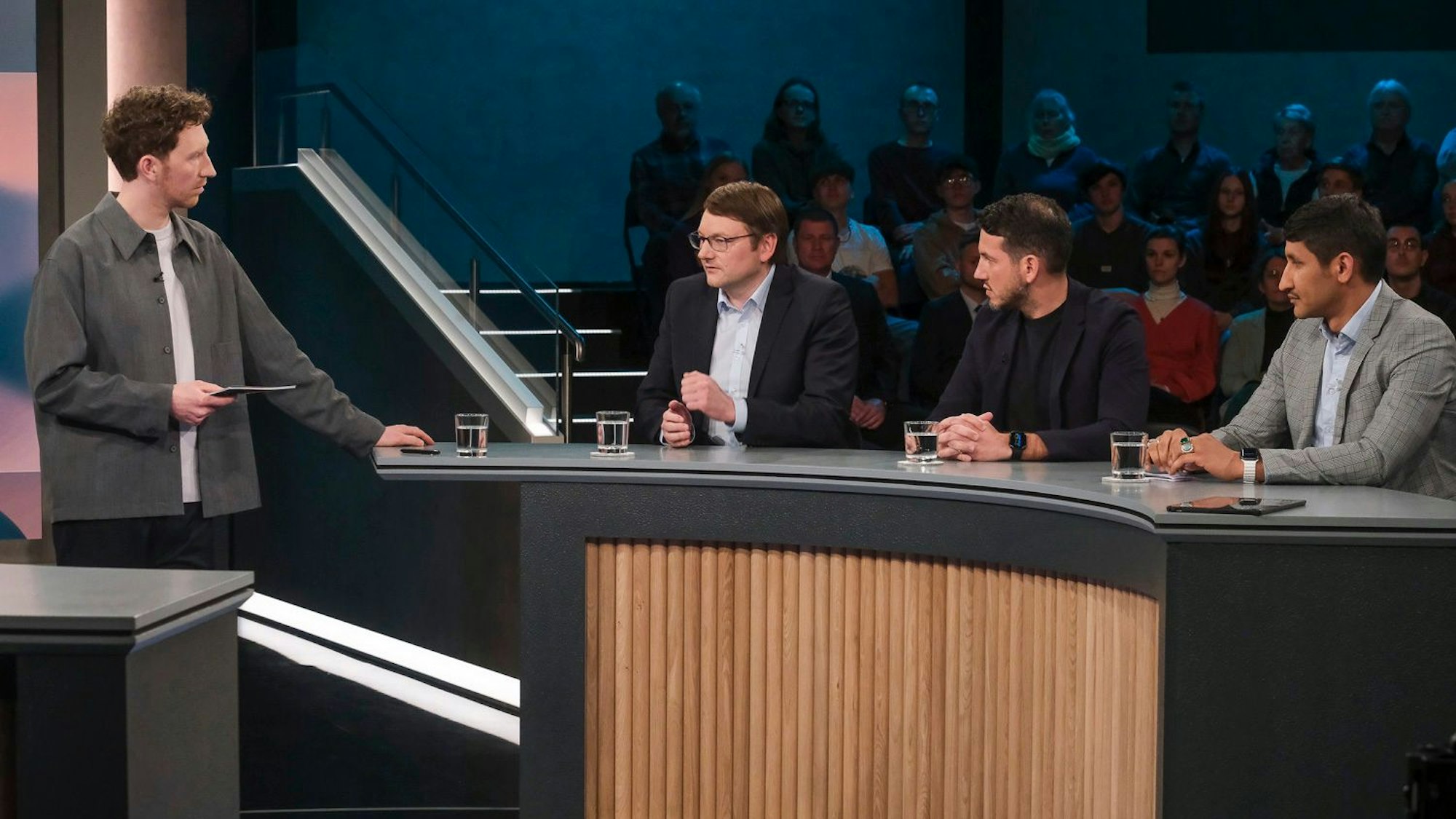 Louis Klamroth (v.l.n.r.), Hans Reichhart, Özgür Özvatan und Arif Abdullah Haidary bei „Hart aber fair“.