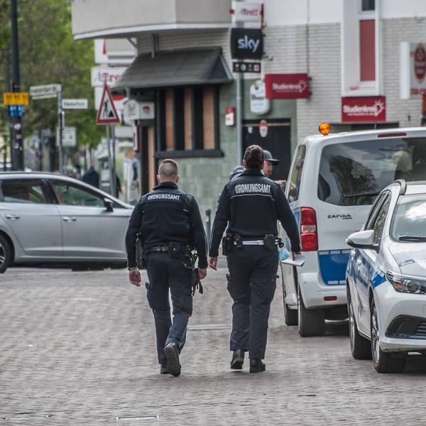 Jetzt immer mit Bodycam im Einsatz: Zwei Mitarbeiter des Kommunalen Ordnungsdienste.