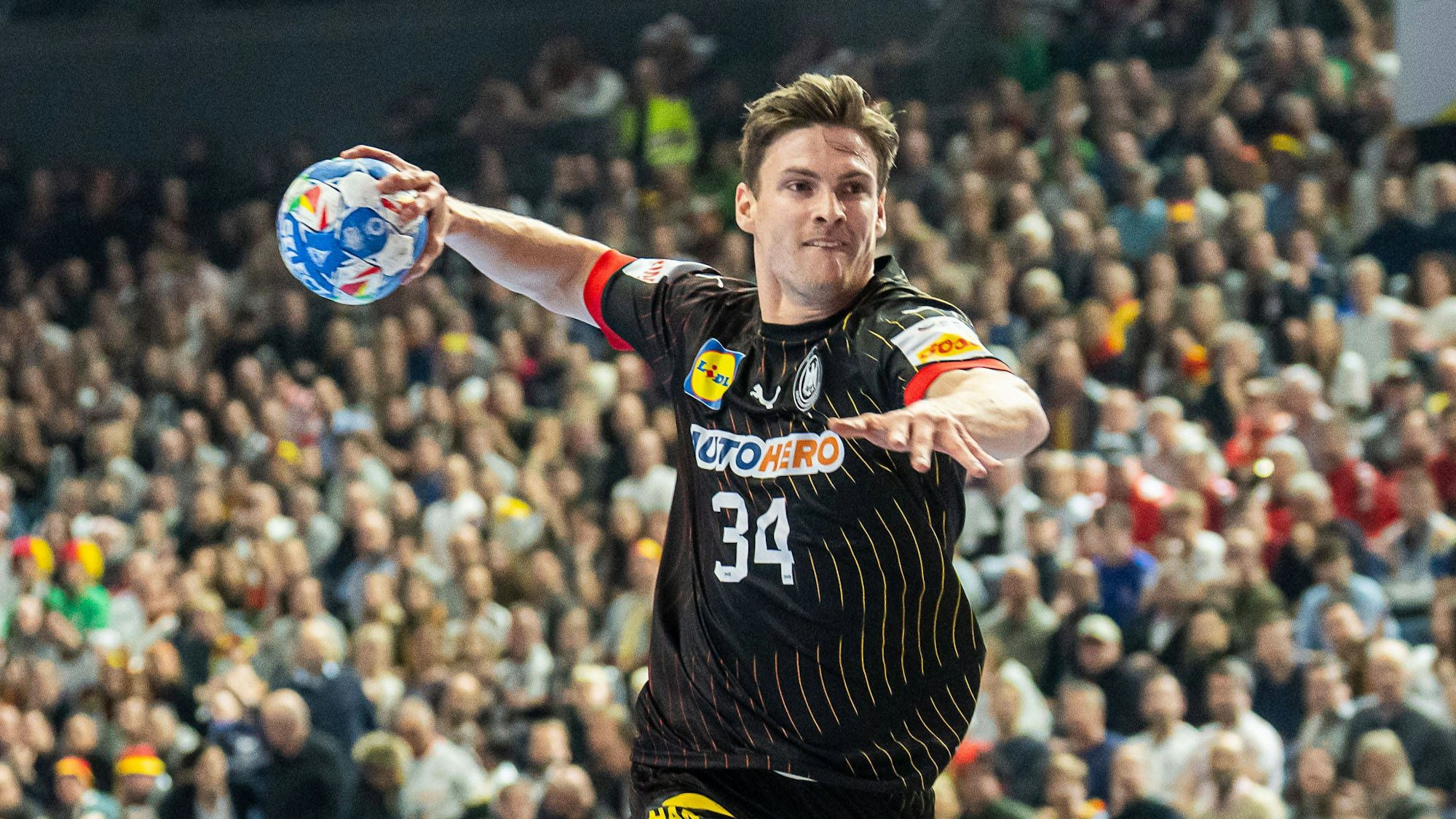 EM 2024 in Köln: Rune Dahmke beim Wurf im Hauptrundenspiel gegen Kroatien.IMAGO/Eibner