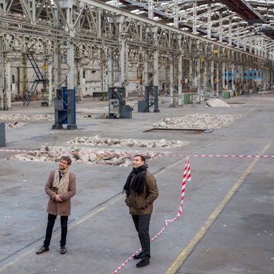 Geschäftsführer Robert Fuchs und Pressesprecher Timo Glatz vom Domid in der Halle 70 im Jahr 2020.