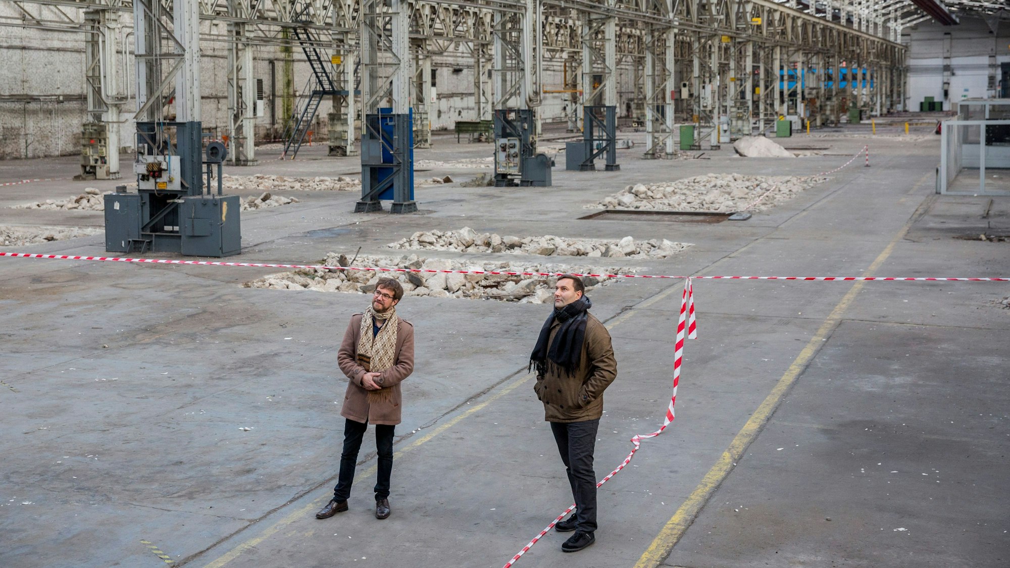 Robert Fuchs und Timo Glatz in der Halle 70 der Hallen Kalk.