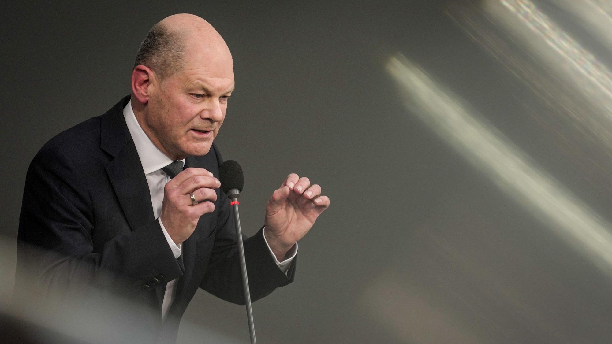 Bundeskanzler Olaf Scholz (SPD) bei der Befragung der Bundesregierung am Mittwoch (13. März) im Bundestag