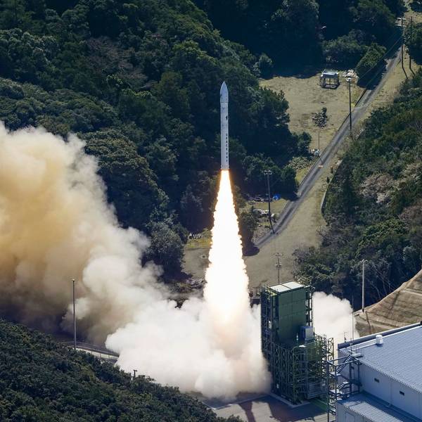 Hier sah noch alles gut aus: Die Kairos-Rakete von Space One wird gestartet, nur Augenblicke später explodierte sie jedoch.