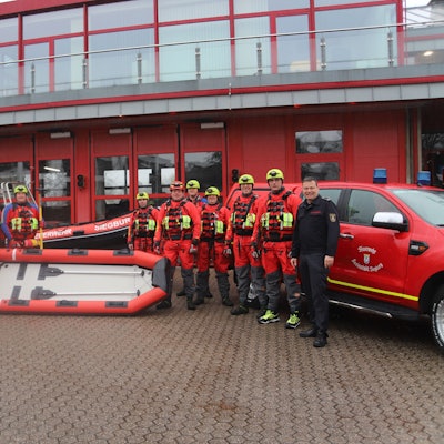 Die Feuerwehr Siegburg hat eine eigene Einheit Strömungsretter aufgebaut und das notwendige Material eingekauft.