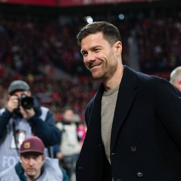 Trainer Xabi Alonso im Spiel gegen den VfL Wolfsburg