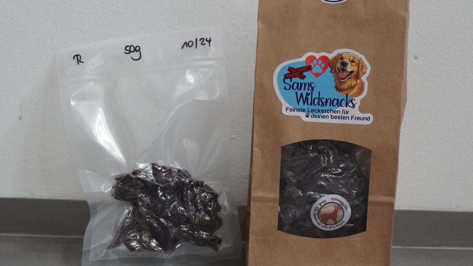 Das Bild zeigt vakuumverpackte Hundeleckerlis.
