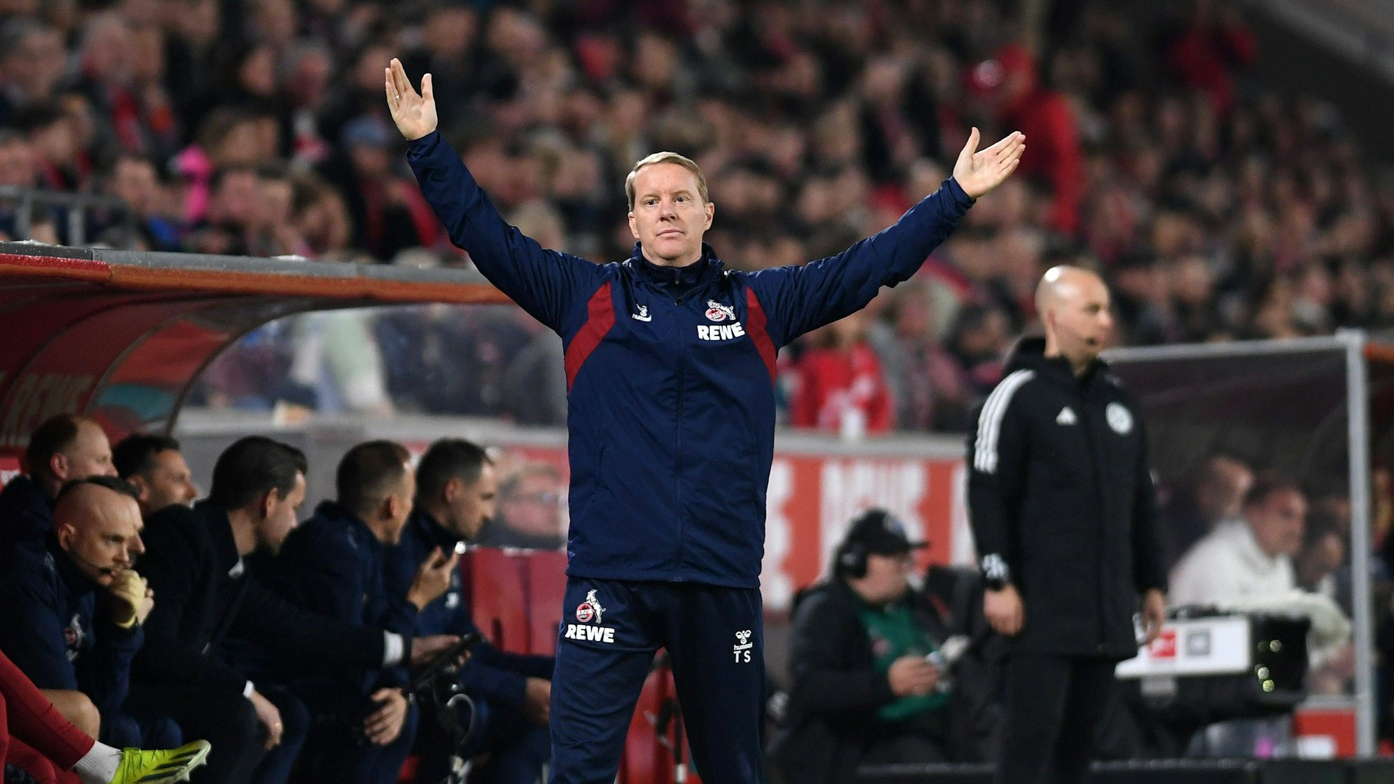 War mit dem Auftritt seiner Mannschaft in den letzten 30 Minuten nicht zufrieden: FC-Trainer Timo Schultz