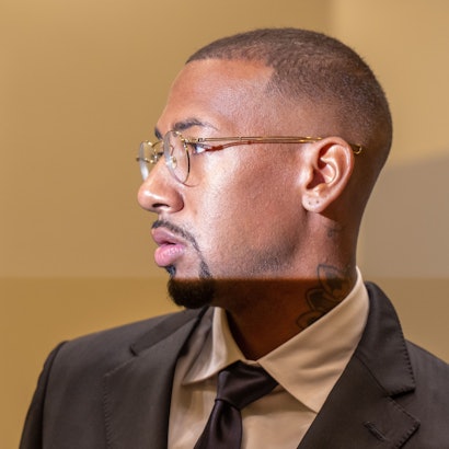 ARCHIV - 21.10.2022, Bayern, München: Der Fußball-Profi und ehemalige Nationalspieler Jérôme Boateng steht zu Beginn der Fortsetzung im Berufungsprozess im Gerichtssaal des Landgerichts München I.