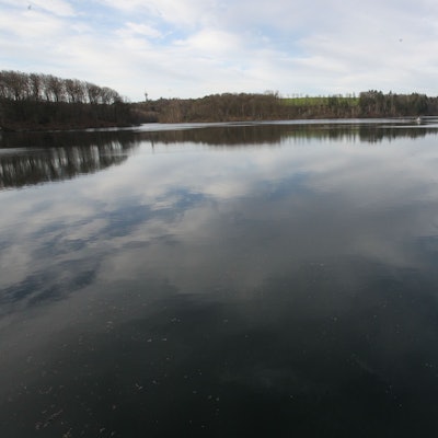 Nach den vielen Regenfällen ist die Wahnbachtalsperre zu 95 Prozent voll.