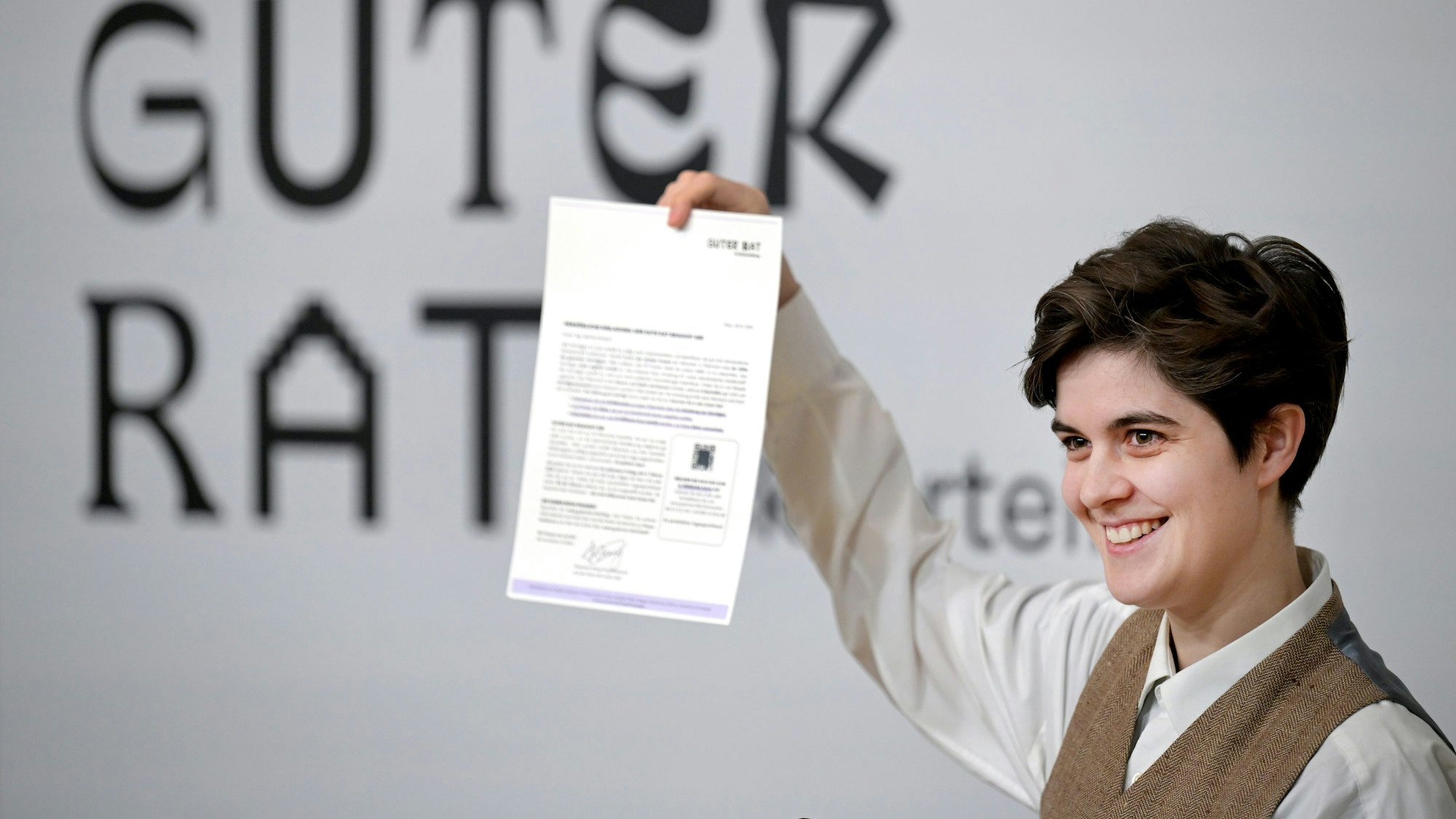 Die Millionen-Erbin und Aktivistin Marlene Engelhorn spendet 25 Millionen Euro für soziale Gerechtigkeit.