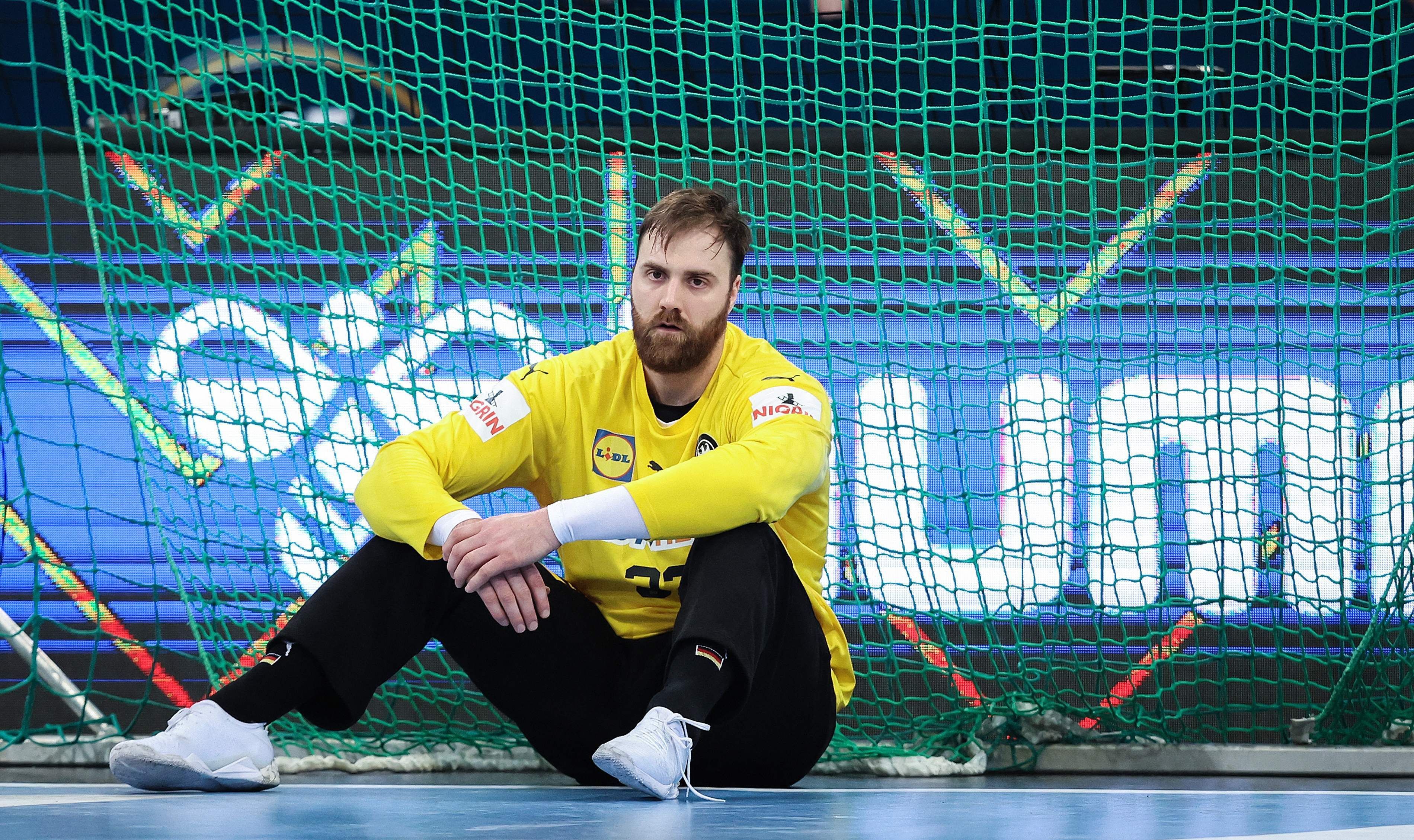 Torhüter Andreas Wolff zeigt sich beim Spiel der deutschen Handballer gegen Kroatien enttäuscht.